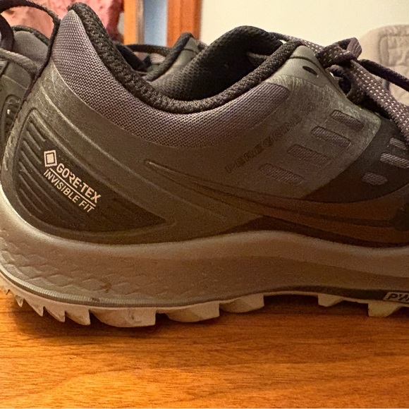 Women’s Saucony Peregrine 10 GTX Trail Running Shoes black grey runners - Picture 6 of 8